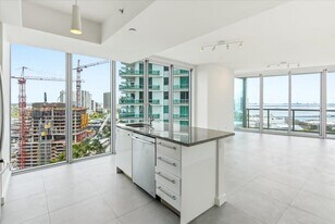 888 Biscayne Blvd, Unit 2212 in Miami, FL - Building Photo