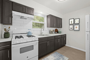 West End Gardens in North Plainfield, NJ - Building Photo