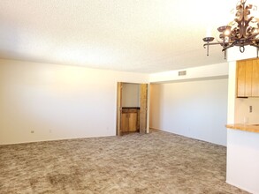 721 Laurelwood Dr in Clovis, NM - Building Photo - Building Photo