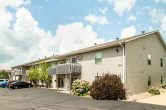 Mountain View Apartments in Wausau, WI - Building Photo - Building Photo