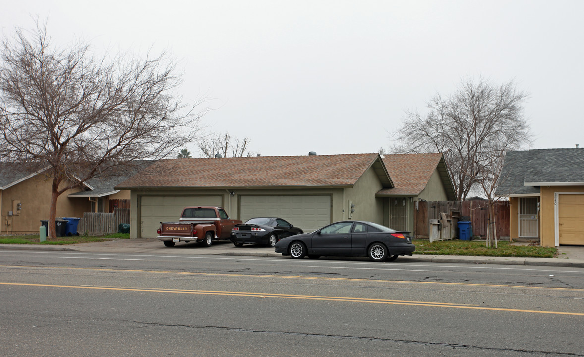 1920-1930 Fulkerth Rd in Turlock, CA - Building Photo