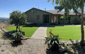 12505 S Center Ln in Spokane, WA - Building Photo