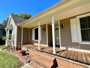 207 E Celestial Dr in Greer, SC - Building Photo - Building Photo