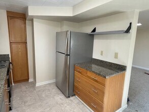 803 N 122nd St,, Unit 803-B in Seattle, WA - Building Photo - Building Photo