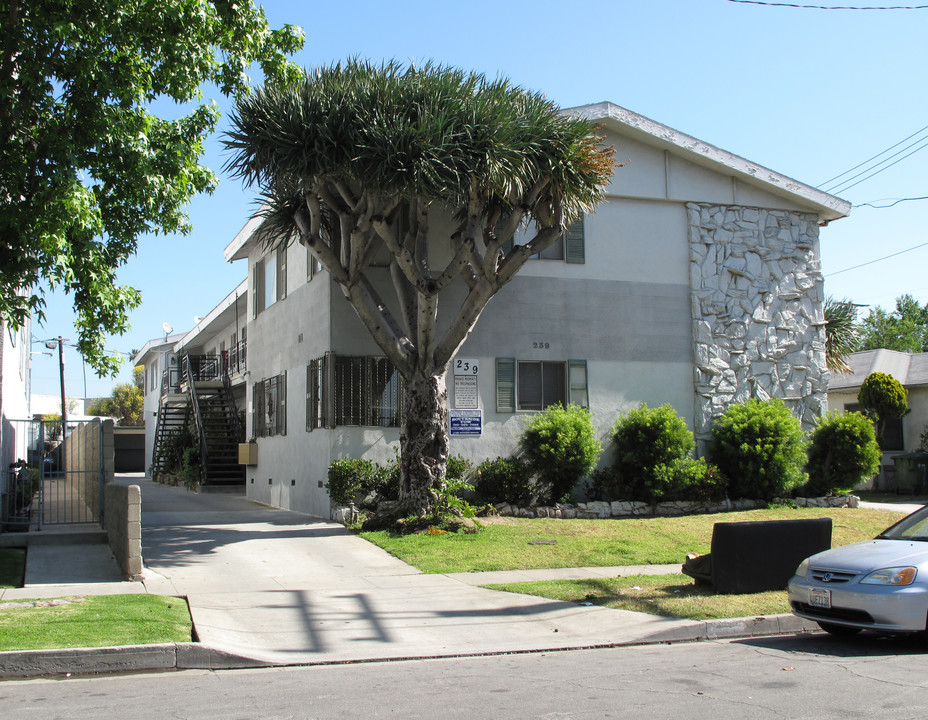 239 E Buckthorn St in Inglewood, CA - Foto de edificio