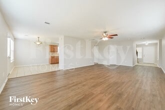 7330 Winter Song Dr in Magnolia, TX - Foto de edificio - Building Photo