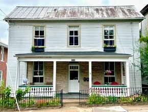 838 W Beverley St in Staunton, VA - Building Photo - Building Photo