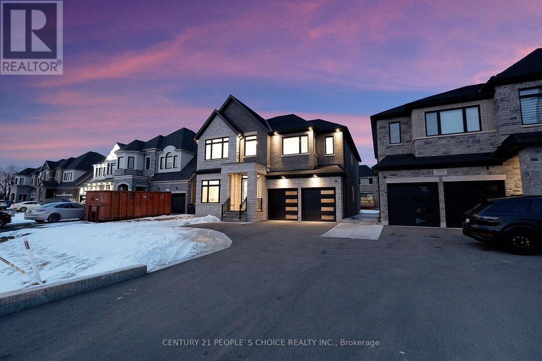 8915 Heritage Rd in Brampton, ON - Building Photo