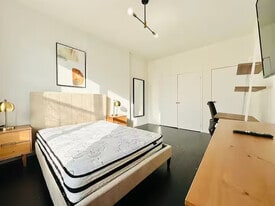 HUGE Room, 3 blocks to Prospect Park, HDTV #471 in Brooklyn, NY - Building Photo