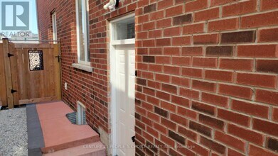 33 Boathouse Rd in Brampton, ON - Building Photo - Building Photo