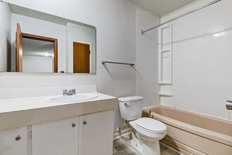 Forster Lodge in Regina, SK - Building Photo - Building Photo