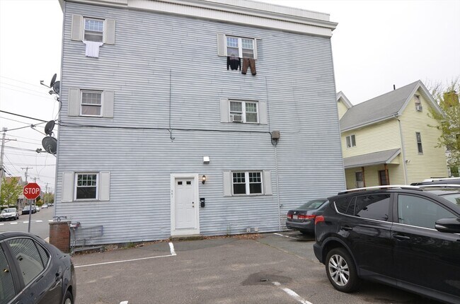 357 Charles St, Unit #1 in Malden, MA - Building Photo - Building Photo