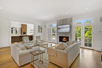 355 Greens Farms Rd in Westport, CT - Building Photo - Building Photo