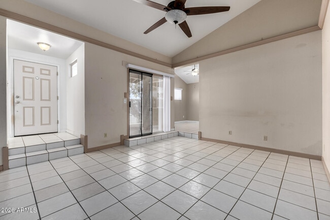 911 S Hacienda Dr in Tempe, AZ - Building Photo - Building Photo