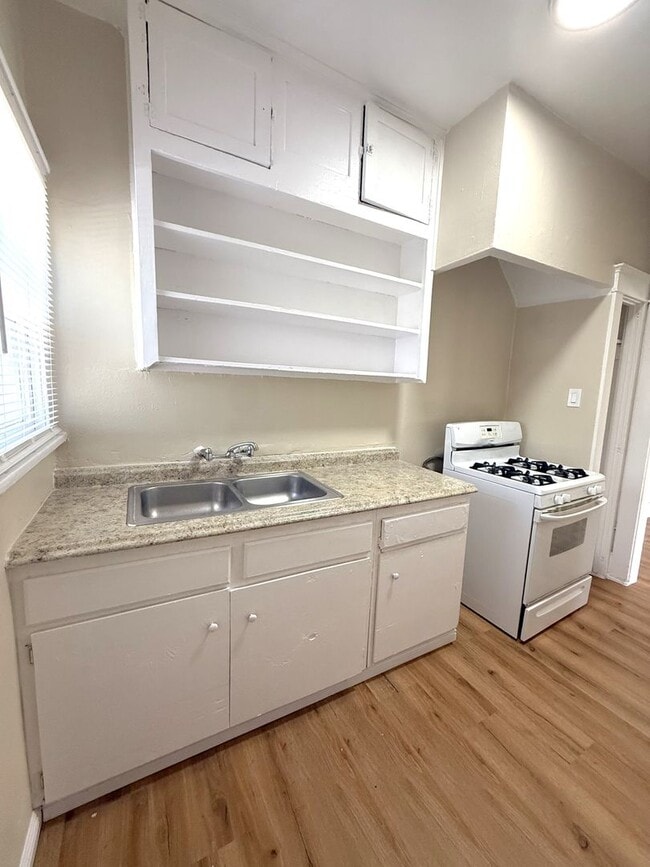 property at 2120-2124 Linden Ave