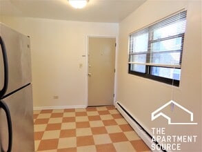 1644 W Sherwin Ave in Chicago, IL - Foto de edificio - Building Photo