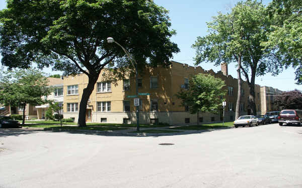 3238 N Linder Ave in Chicago, IL - Foto de edificio