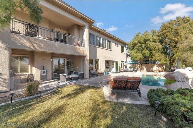 property at 904 Pont Chartrain Dr