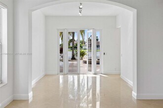 926 Marina Dr in Weston, FL - Building Photo - Building Photo