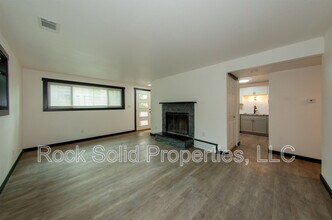 312 E 27th St in Cheyenne, WY - Foto de edificio - Building Photo