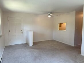 5801 W 25th St in Indianapolis, IN - Foto de edificio - Building Photo