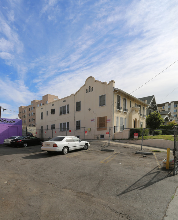 2973 Francis Ave in Los Angeles, CA - Building Photo