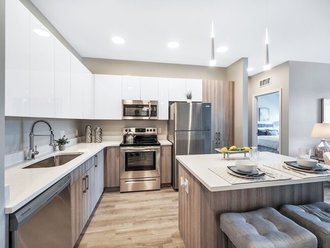 4 Corners Lakeside Apartments - White Lake, MI