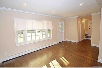 4 Addison Ln in Greenvale, NY - Building Photo - Building Photo