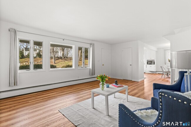 28 Fillow St in Westport, CT - Building Photo - Building Photo