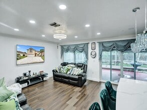 613 NW 135th Terrace in Plantation, FL - Building Photo - Building Photo