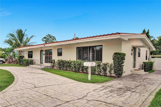 1704 Rodman St in Hollywood, FL - Building Photo - Building Photo