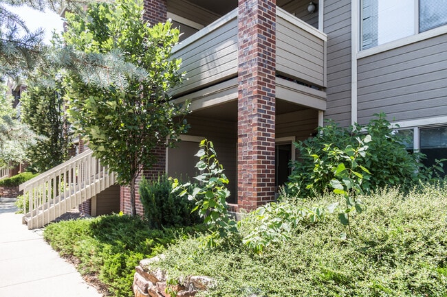 property at 33 S Boulder Cir