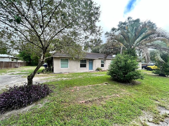 601 Andys Ct in Orange City, FL - Building Photo - Building Photo