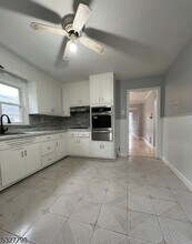 25 Shunpike Rd in Springfield, NJ - Building Photo - Building Photo