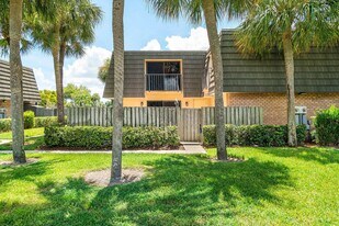 624 6th Way in West Palm Beach, FL - Building Photo