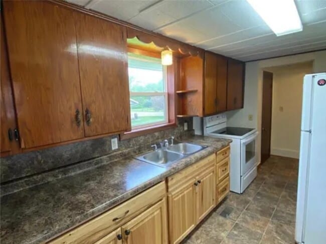 214 S 4th Ave E in Truman, MN - Building Photo - Building Photo