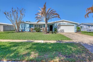 410 Sparrow Dr in Satellite Beach, FL - Building Photo