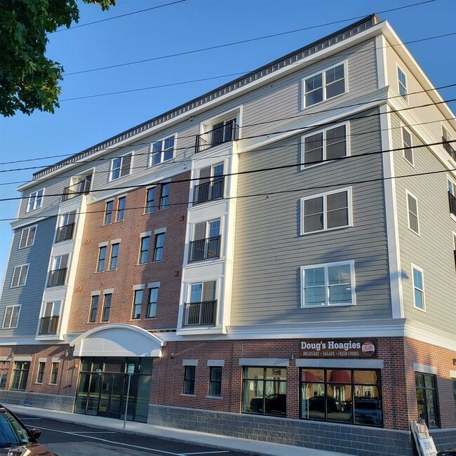 10 4th St-Unit -501 in Dover, NH - Foto de edificio - Building Photo