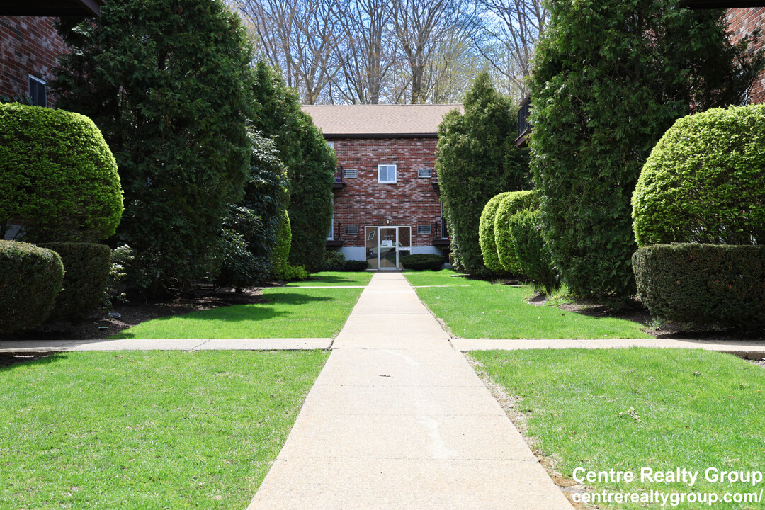 35 Westgate Rd, Unit 4 in Boston College, MA - Building Photo