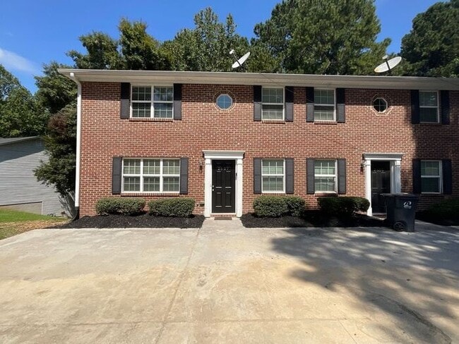 property at 2657 Parkside Way SW