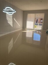 7250 NW 177th St in Hialeah, FL - Building Photo - Building Photo