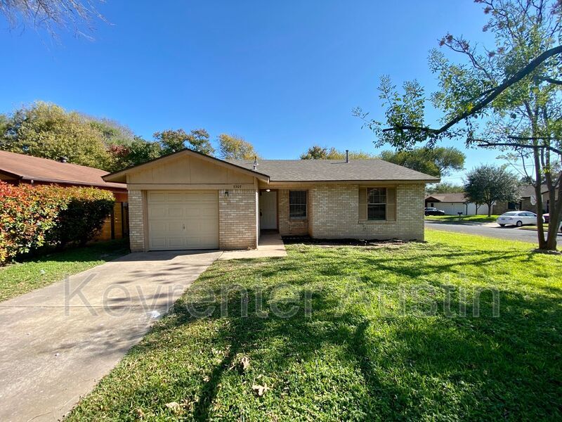 7307 Barnsdale Way in Austin, TX - Building Photo