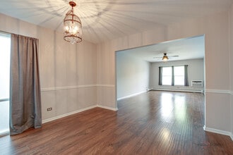 350 Brainerd Ave in Libertyville, IL - Building Photo - Building Photo