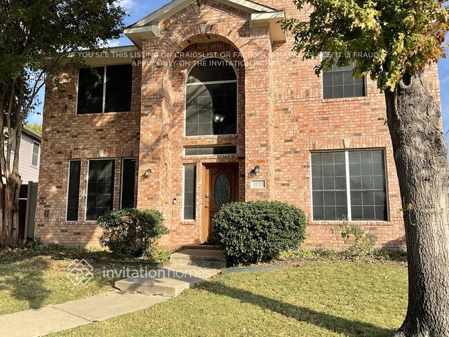 property at 1525 Swan Lake Dr