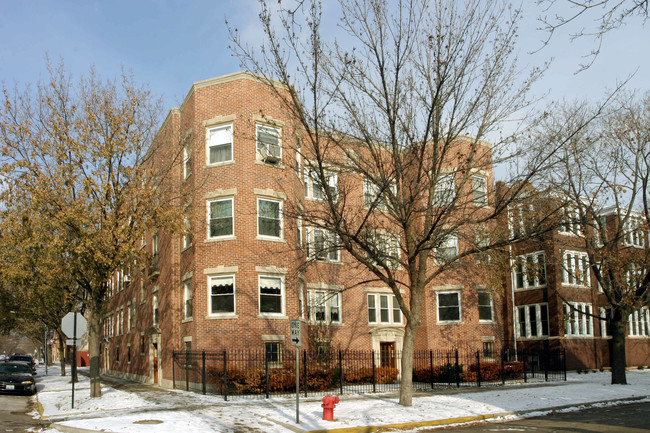 1252 W Eddy St in Chicago, IL - Building Photo - Building Photo