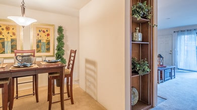 El Dorado Place in Tucson, AZ - Building Photo - Building Photo