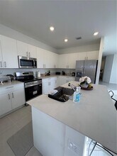 2409 SE 28th St in Homestead, FL - Building Photo - Building Photo