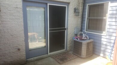 935 West Whitehall Road, Unit 3 in State College, PA - Foto de edificio - Building Photo