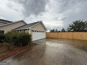 8 Parish Loop in Hinesville, GA - Building Photo - Building Photo
