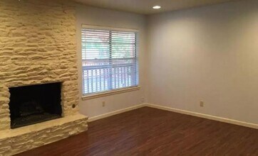 2102 Pompton Dr in Austin, TX - Building Photo - Building Photo